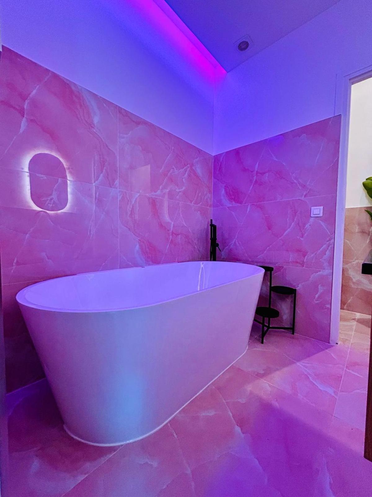 Intimate Escape - Seaside - Spa Bath - Wifi - Ac Nice Eksteriør billede