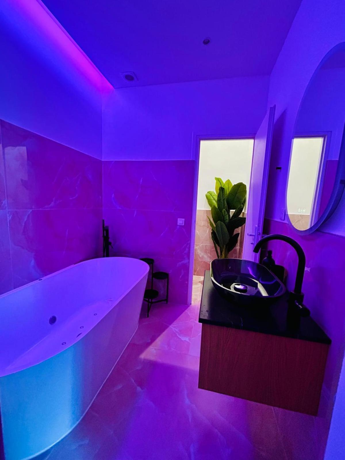 Intimate Escape - Seaside - Spa Bath - Wifi - Ac Nice Eksteriør billede